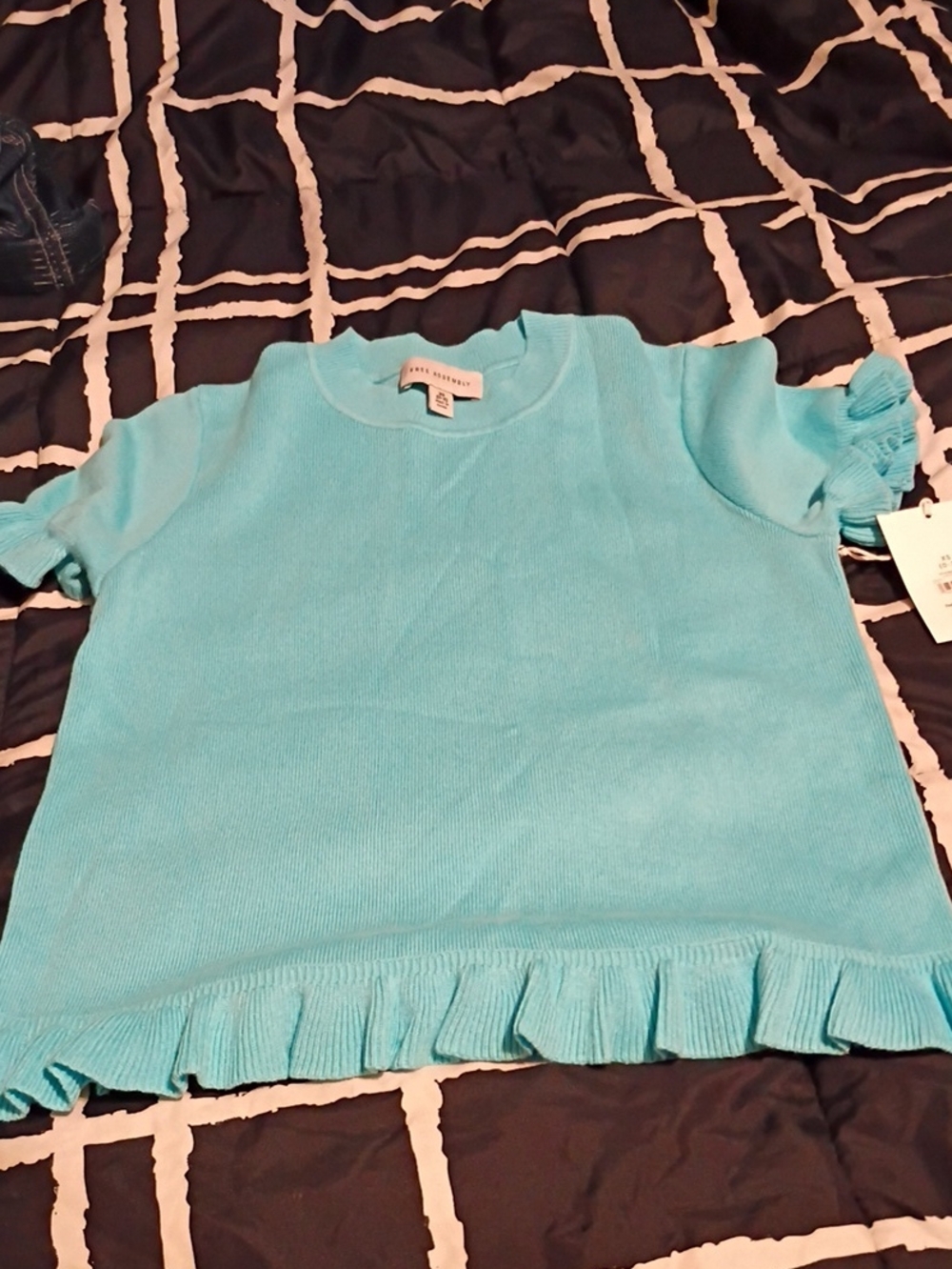 NWT Free Assembly Size Xs (0-2) Light Blue Knit Ruffle Hem Short Sleeve Top